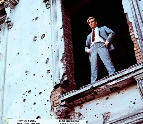 Кадр из Меморандум Квиллера (1966) Кадр из Меморандум Квиллера (1966)