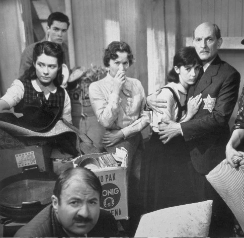 Кадр из Дневник Анны Франк (1959) Кадр из Дневник Анны Франк (1959)