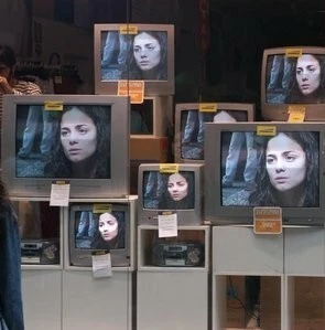 Кадр из Знает только Бог (2006) Кадр из Знает только Бог (2006)