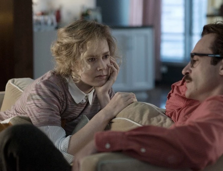 Кадр из Она (2013) Кадр из Она (2013)
