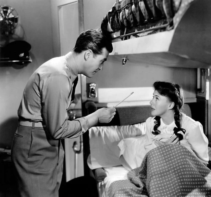 Кадр из Майор и малютка (1942) Кадр из Майор и малютка (1942)