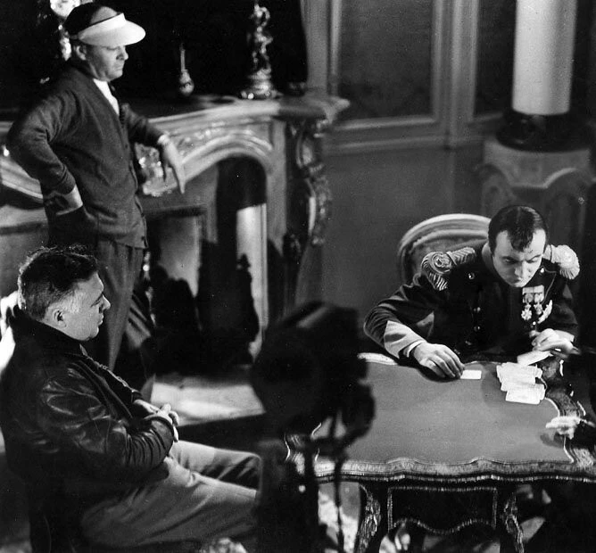 Кадр из Покорение (1937) Кадр из Покорение (1937)