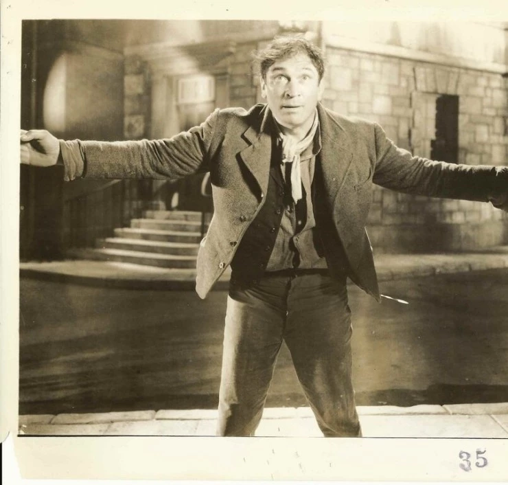 Кадр из Осведомитель (1935) Кадр из Осведомитель (1935)
