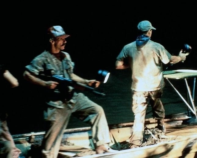 Кадр из Кровавые деньги (1988) Кадр из Кровавые деньги (1988)