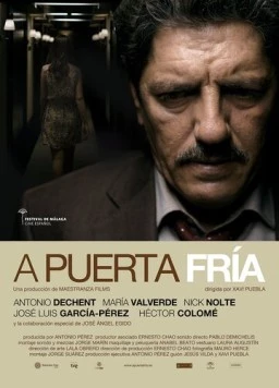 В холодную дверь / A puerta fría (2012)