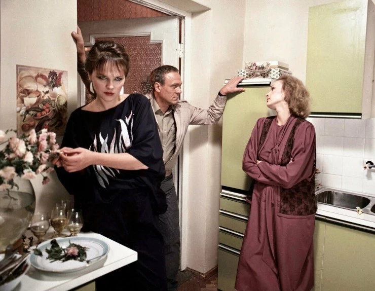 Кадр из Прости (1986) Кадр из Прости (1986)