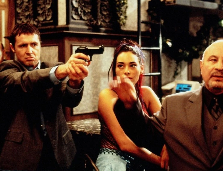 Кадр из В логове льва (2003) Кадр из В логове льва (2003)