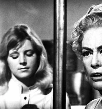 Кадр из Трог (1970) Кадр из Трог (1970)