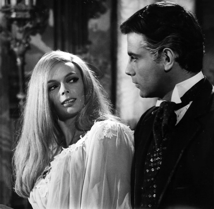 Кадр из Любовники из могилы (1965) Кадр из Любовники из могилы (1965)