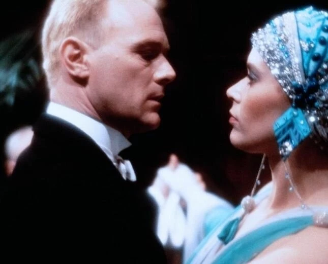 Кадр из Мата Хари (1985) Кадр из Мата Хари (1985)
