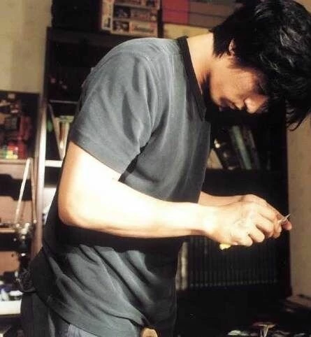 Кадр из Ва-ни и Чун-ха (2001) Кадр из Ва-ни и Чун-ха (2001)