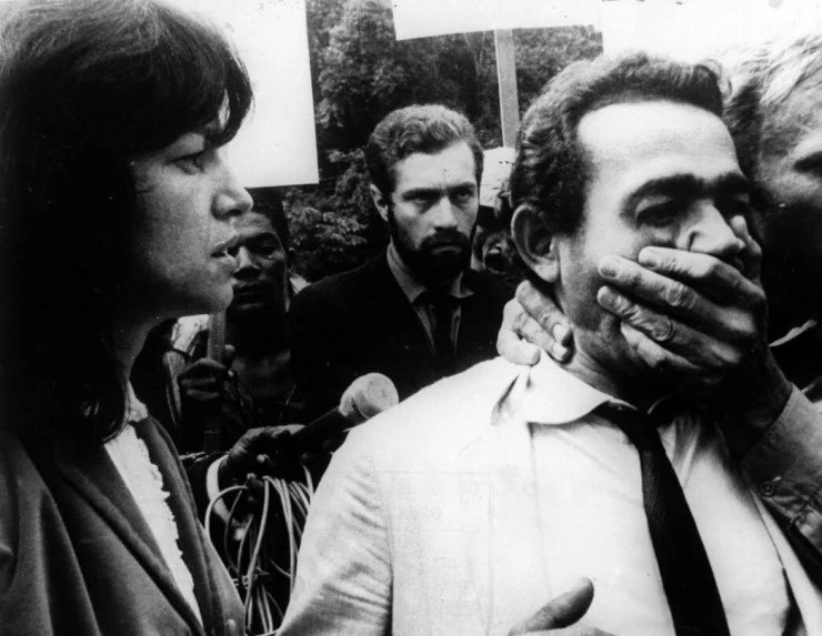 Кадр из Земля в трансе (1967) Кадр из Земля в трансе (1967)