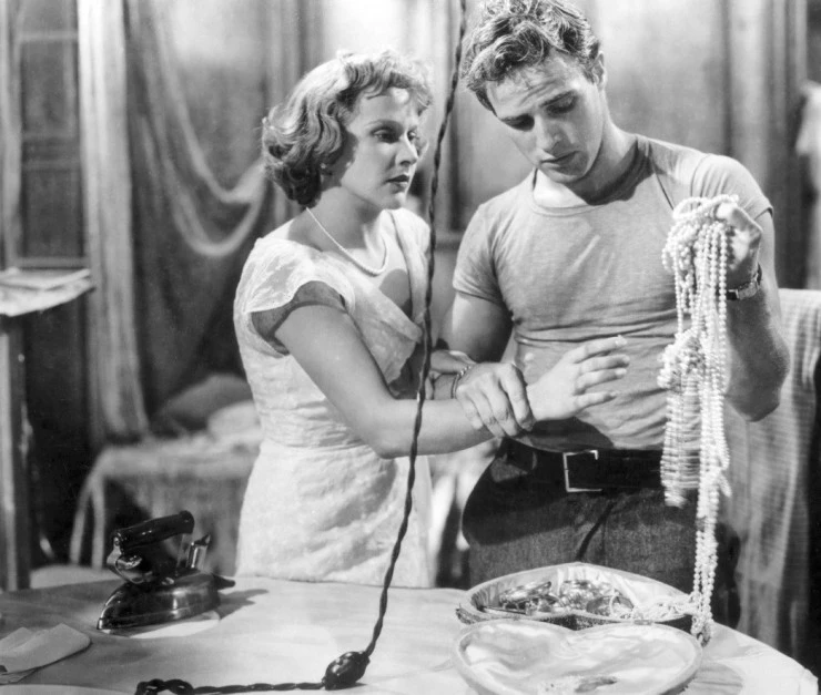 Кадр из Трамвай «Желание» (1951) Кадр из Трамвай «Желание» (1951)