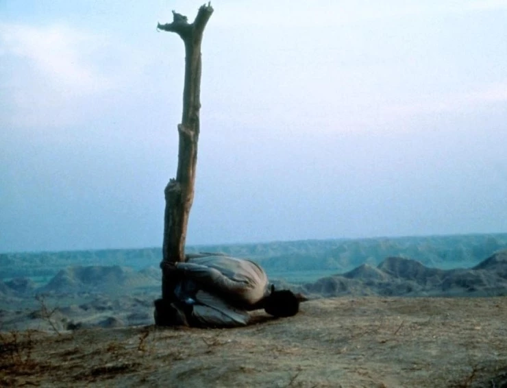 Кадр из Королева бандитов (1994) Кадр из Королева бандитов (1994)