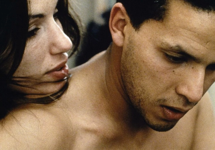 Кадр из По вине Вольтера (2000) Кадр из По вине Вольтера (2000)