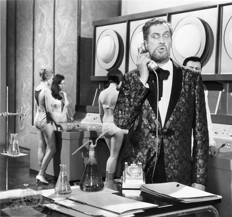 Кадр из Доктор Голдфут и девушки-бомбы (1966) Кадр из Доктор Голдфут и девушки-бомбы (1966)