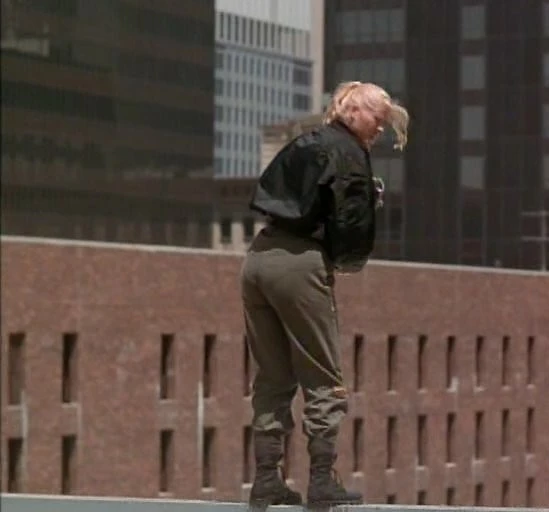 Кадр из Небоскреб (1996) Кадр из Небоскреб (1996)