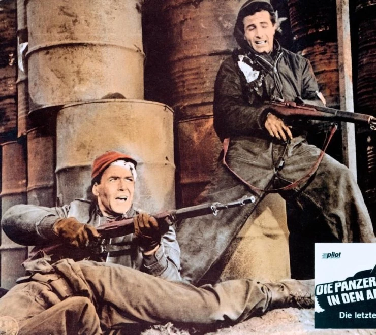 Кадр из Битва в Арденнах (1965) Кадр из Битва в Арденнах (1965)
