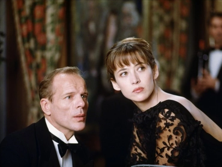 Кадр из Верность (2000) Кадр из Верность (2000)