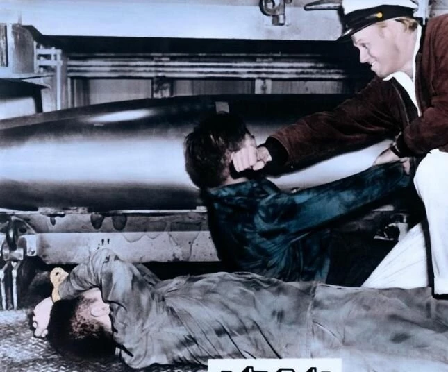 Кадр из Ад в открытом море (1954) Кадр из Ад в открытом море (1954)