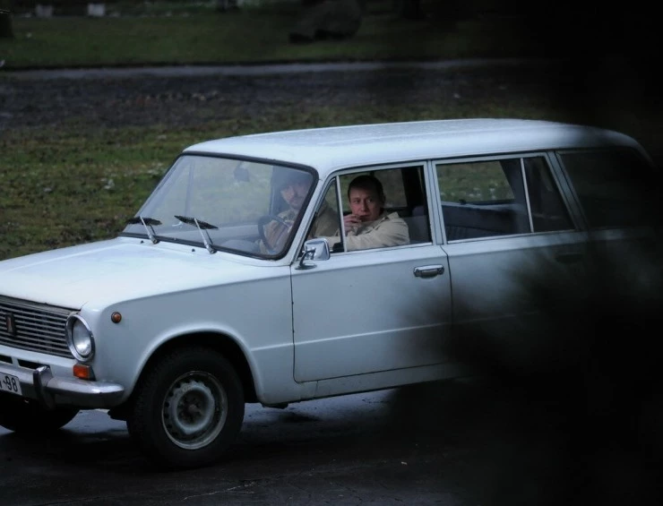 Кадр из Оковы (2010) Кадр из Оковы (2010)