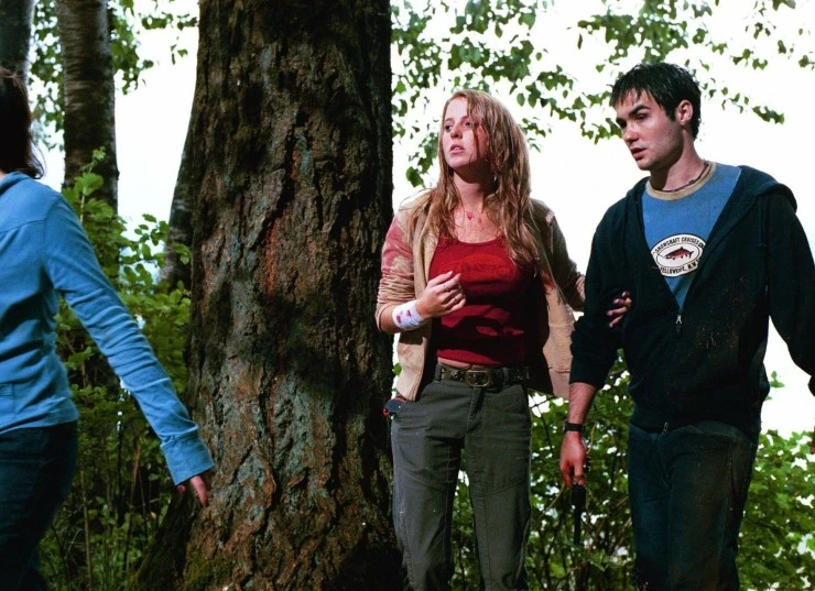 Кадр из Проклятье мертвого озера (2004) Кадр из Проклятье мертвого озера (2004)