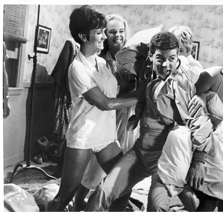 Кадр из Пляжные тусовщики (1963) Кадр из Пляжные тусовщики (1963)