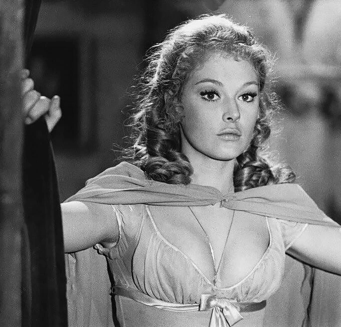 Кадр из Шрамы Дракулы (1970) Кадр из Шрамы Дракулы (1970)