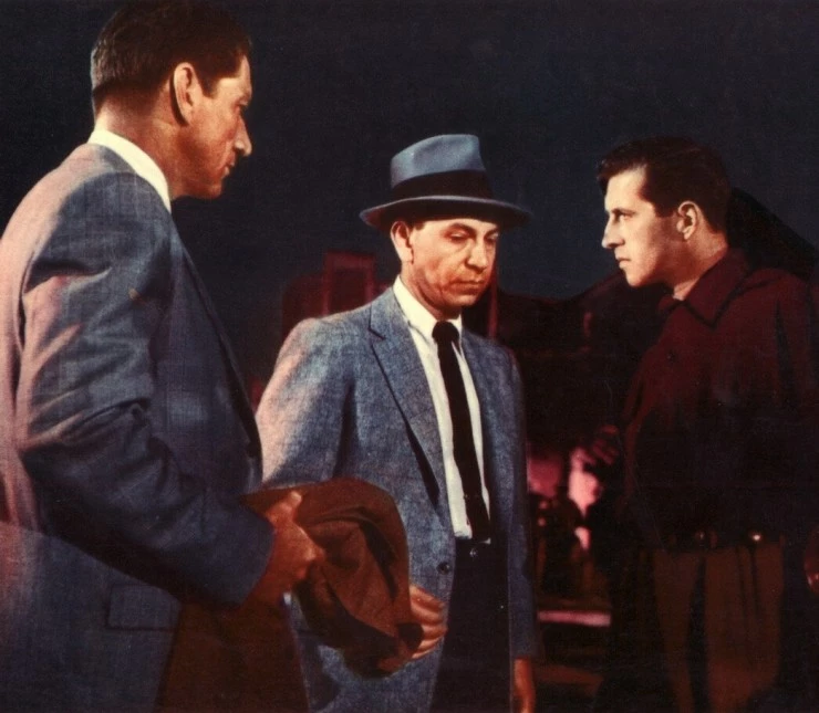 Кадр из Сети зла (1954) Кадр из Сети зла (1954)