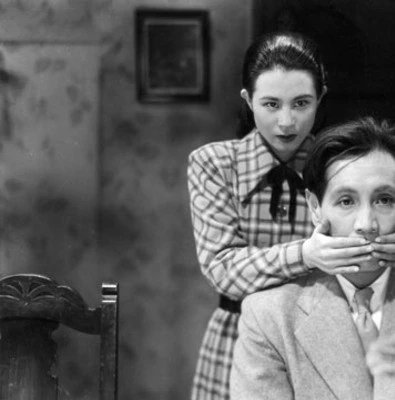 Кадр из Идиот (1951) Кадр из Идиот (1951)