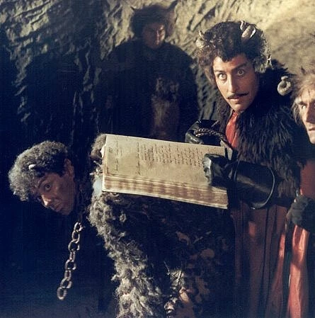 Кадр из С чертями шутки плохи (1985) Кадр из С чертями шутки плохи (1985)