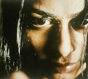 Кадр из Террористка (1998) Кадр из Террористка (1998)