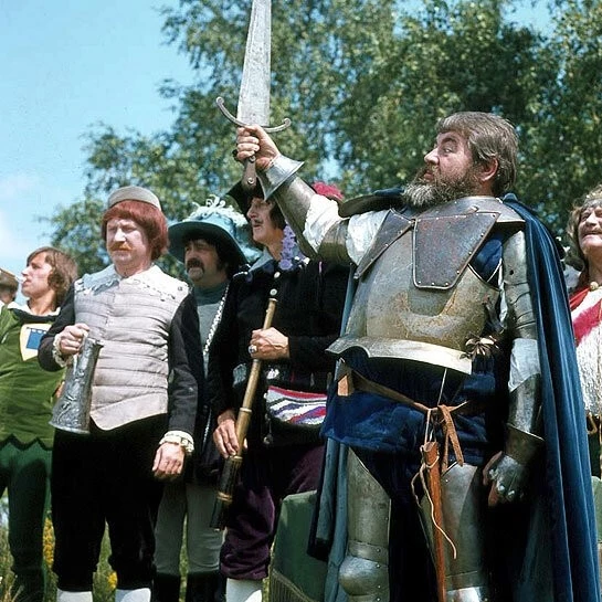 Кадр из За околицей дракон (1982) Кадр из За околицей дракон (1982)
