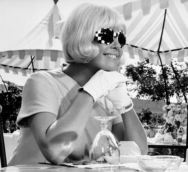 Кадр из Каприз (1967) Кадр из Каприз (1967)