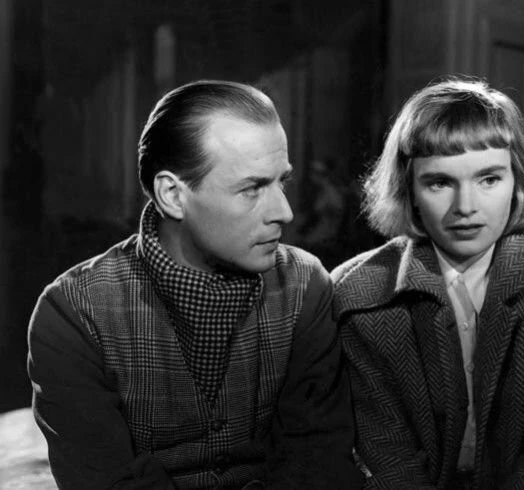 Кадр из Тюрьма (1949) Кадр из Тюрьма (1949)