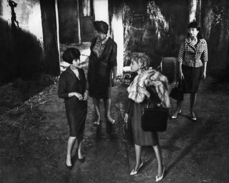 Кадр из Адуя и ее товарки (1960) Кадр из Адуя и ее товарки (1960)