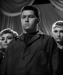 Кадр из Интриганки (1954) Кадр из Интриганки (1954)