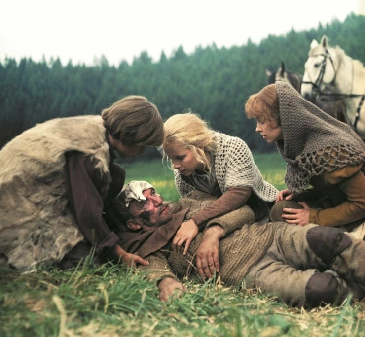 Кадр из Беляночка и Розочка (1979) Кадр из Беляночка и Розочка (1979)