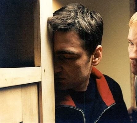 Кадр из Долг (1999) Кадр из Долг (1999)