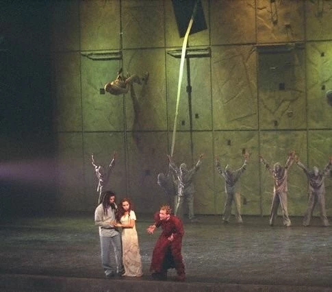 Кадр из Собор Парижской Богоматери (1998) Кадр из Собор Парижской Богоматери (1998)