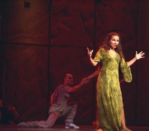 Кадр из Собор Парижской Богоматери (1998) Кадр из Собор Парижской Богоматери (1998)