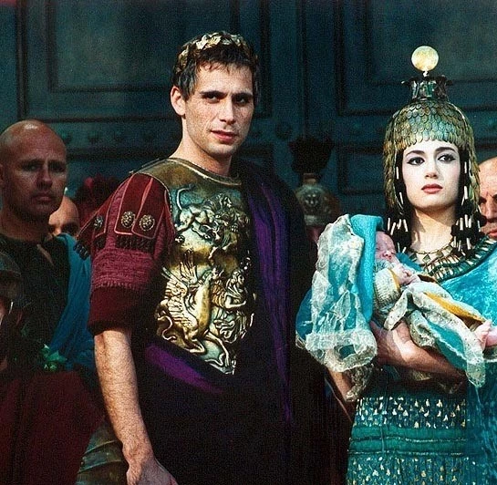 Кадр из Юлий Цезарь (2002) Кадр из Юлий Цезарь (2002)