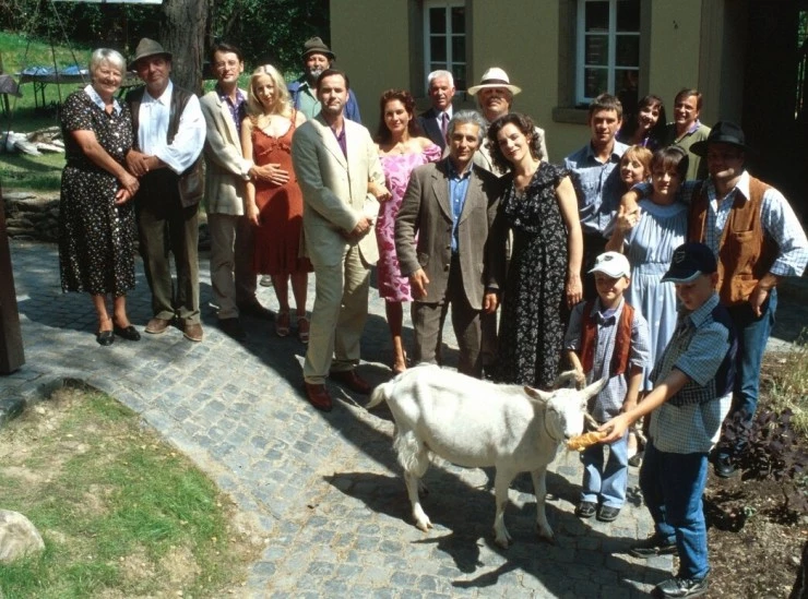 Кадр из Родной край 3 – Хроника эпохи (2004) Кадр из Родной край 3 – Хроника эпохи (2004)