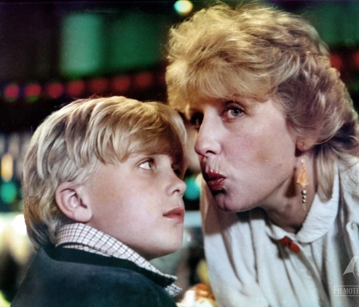 Кадр из Любовники моей мамы (1985) Кадр из Любовники моей мамы (1985)