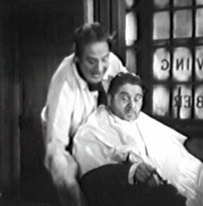 Кадр из Суини Тодд, демон-парикмахер с Флит-стрит (1936) Кадр из Суини Тодд, демон-парикмахер с Флит-стрит (1936)