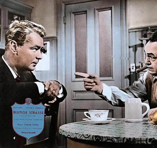 Кадр из Ад в заливе Фриско (1955) Кадр из Ад в заливе Фриско (1955)