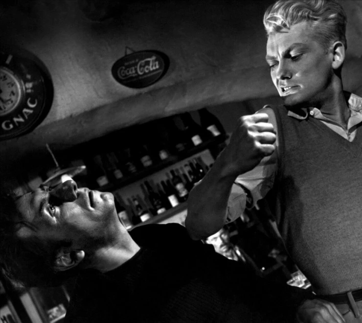 Кадр из Вечное возвращение (1943) Кадр из Вечное возвращение (1943)