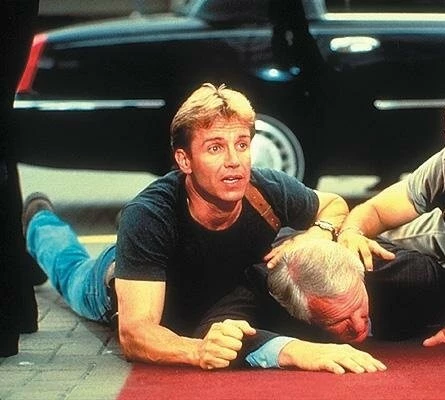 Кадр из Крупный калибр (2000) Кадр из Крупный калибр (2000)