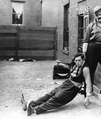 Кадр из Соседи (1920) Кадр из Соседи (1920)