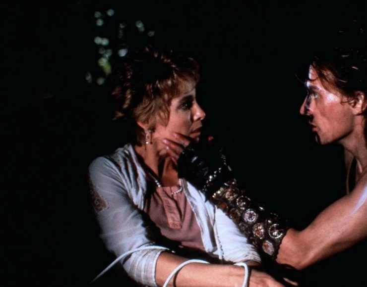 Кадр из Дикая штучка (1987) Кадр из Дикая штучка (1987)